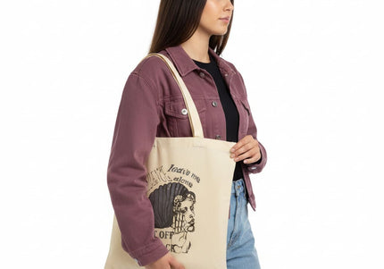 Femme portant tote bag Jade Murmure - Sac fourre-tout artistique violet Wostore