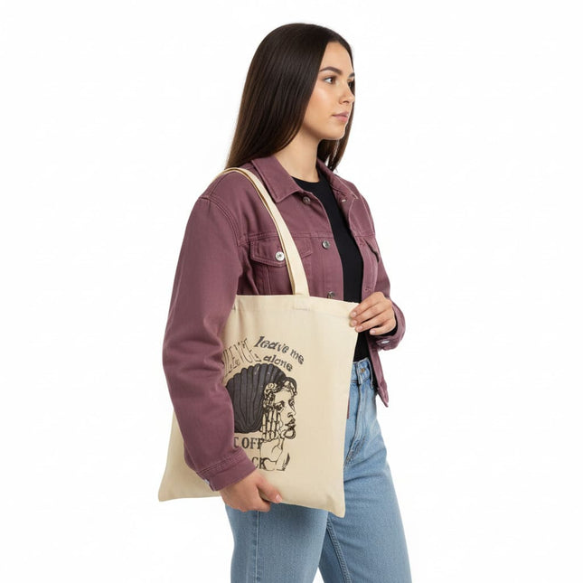 Femme portant tote bag Jade Murmure - Sac fourre-tout artistique violet Wostore