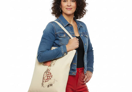 Femme portant tote bag Louise Insoumise éclatante - Sac fourre-tout artistique Wostore
