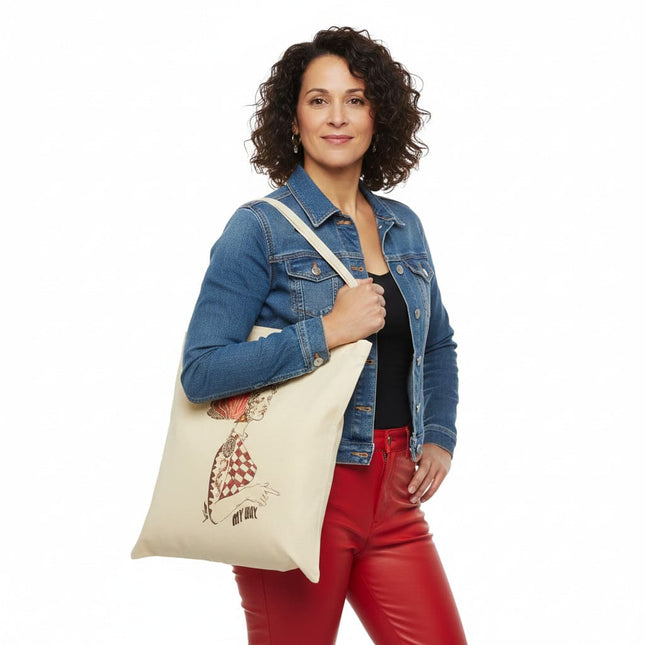 Femme portant tote bag Louise Insoumise éclatante - Sac fourre-tout artistique Wostore