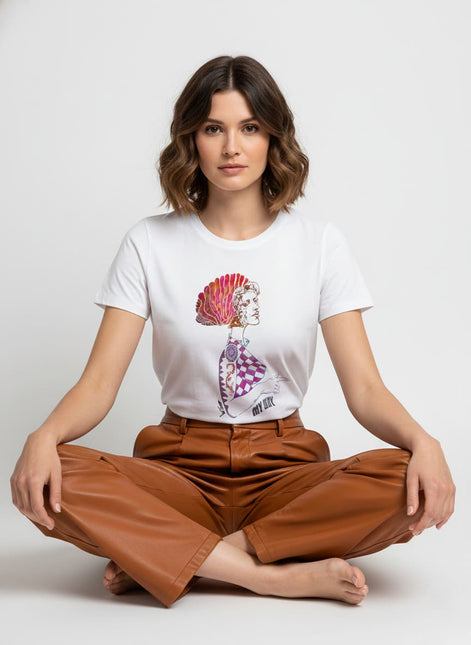 Tee-shirt femme Louise Insoumise Éclatante, illustration originale WO – ambiance éditoriale
