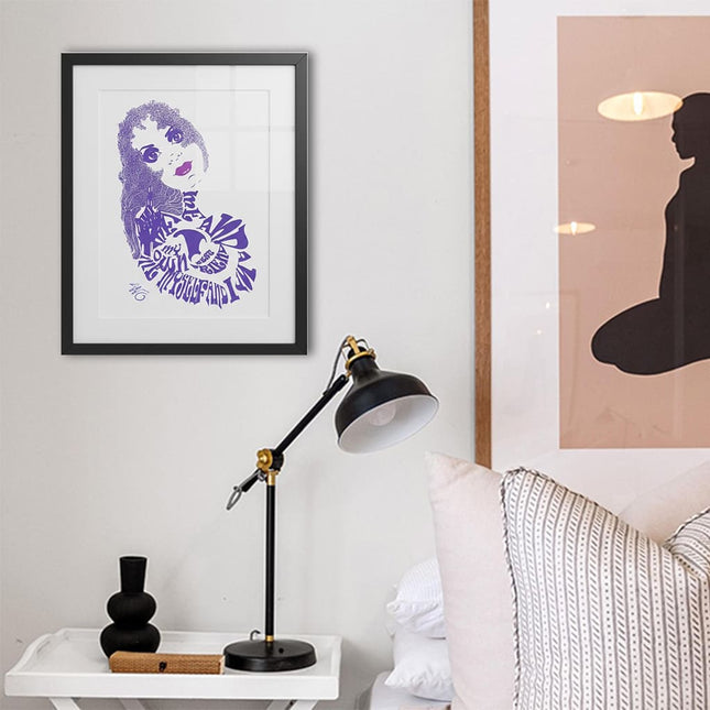 Détail dessin féminin Sasha Rebelle indigo violet intense - Illustration artistique WO