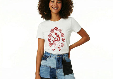 t-shirt femme blanc illustration terracotta WO appel du rythme enraciné porté look casual jean patchwork