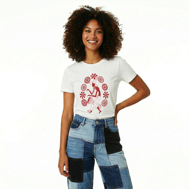 t-shirt femme blanc illustration terracotta WO appel du rythme enraciné porté look casual jean patchwork